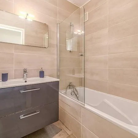 Apartment Centre Grenoble, Charmant, Avec *